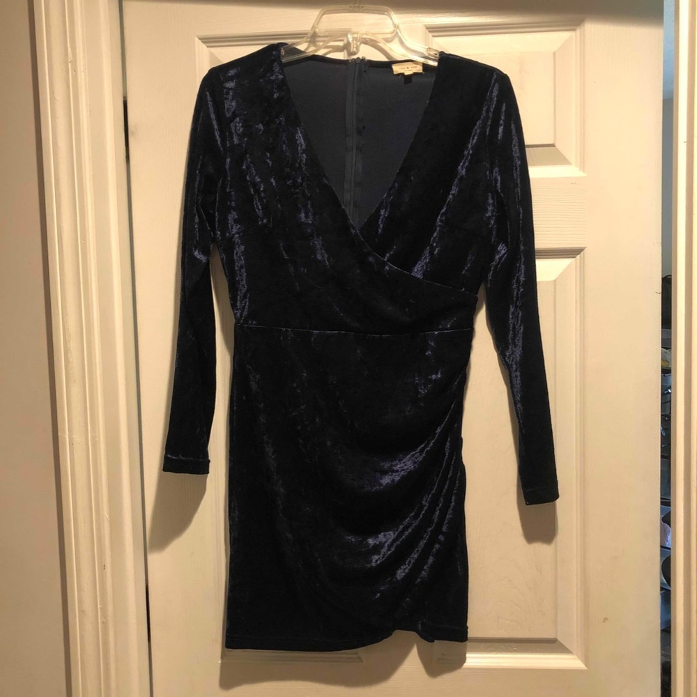 Large Crushed Velvet Navy Blue Wrap Dress Petal Zip Up - Picture 2 of 9